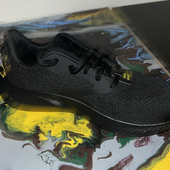 Black sneakers wide width - Picture 5 of 8